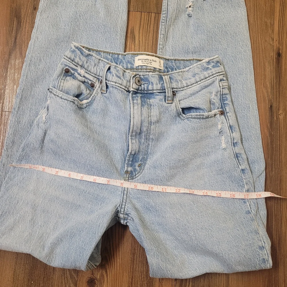 Abercrombie Light‎ Blue Denim Jeans used good condition for women zise 27.